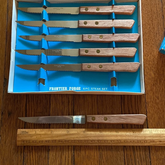 Vintage Steak Knife Set - Picture 5 of 8